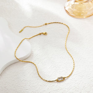 VILZSTUDIOS Luxurious Square Crystal Pendant Necklace
