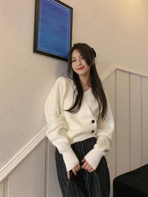 VILZSTUDIOS Chic Cashmere V-Neck Knit Cardigan