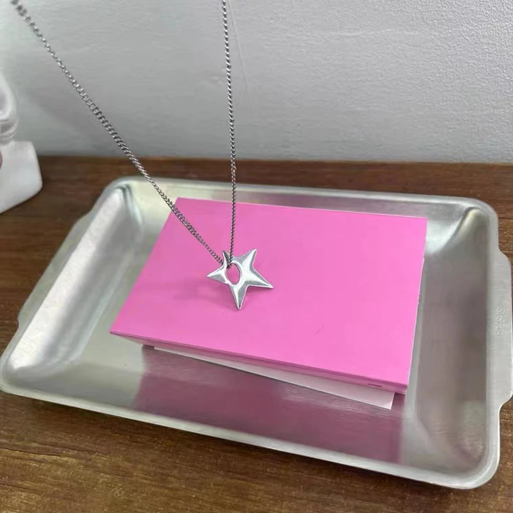 VILZSTUDIOS Aesthetic Geometric Asymmetrical Star Pendant Necklace