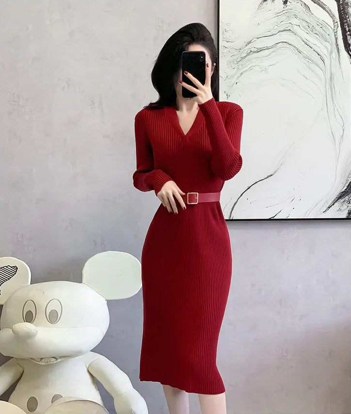 VILZSTUDIOS Solid V-Neck Knitted Midi Dress