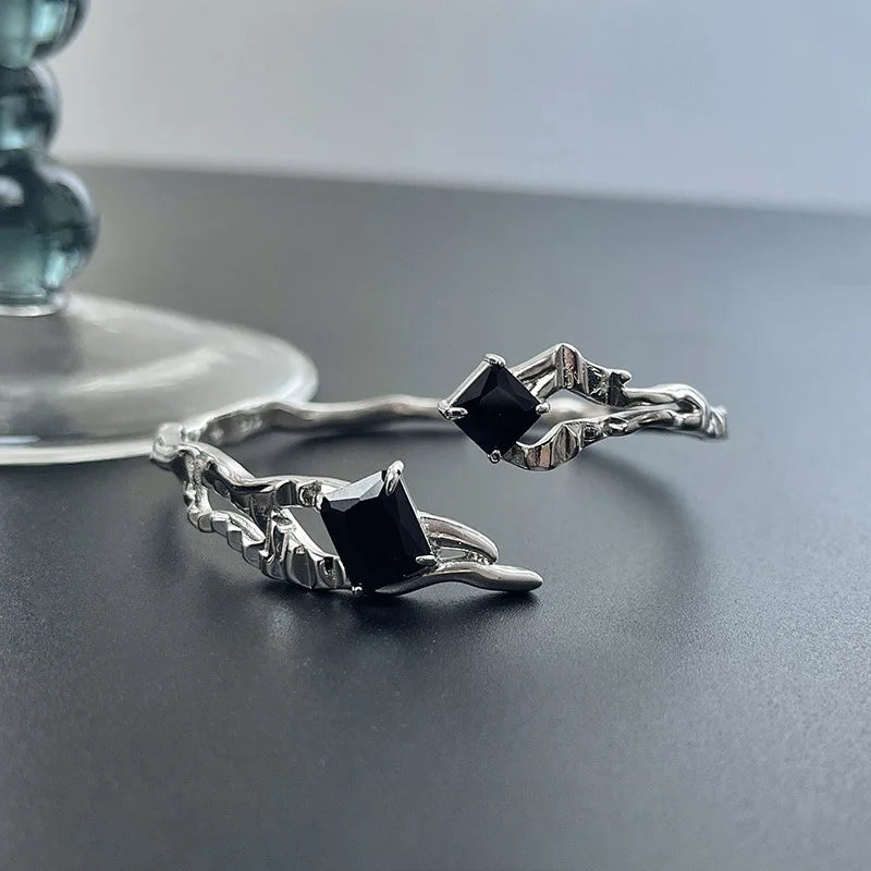 VILZSTUDIOS Geometric Black Square Irregular Silver Bracelet