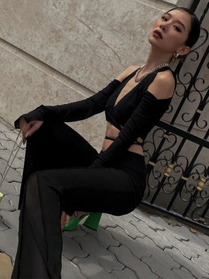 VILZSTUDIOS Sleek Black Lace-Up V-Neck Crop Top