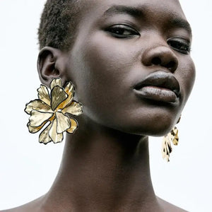 VILZSTUDIOS Exaggerated Punk Edged Gold Flower Earrings