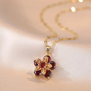 VILZSTUDIOS Sweet Crystal Zircon Flower Pendant Necklace