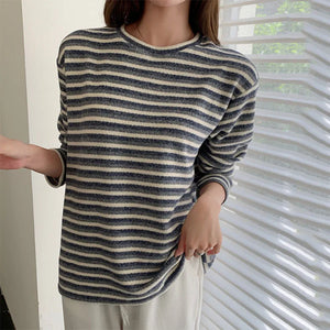 VILZSTUDIOS Cozy Striped Knit Sweater