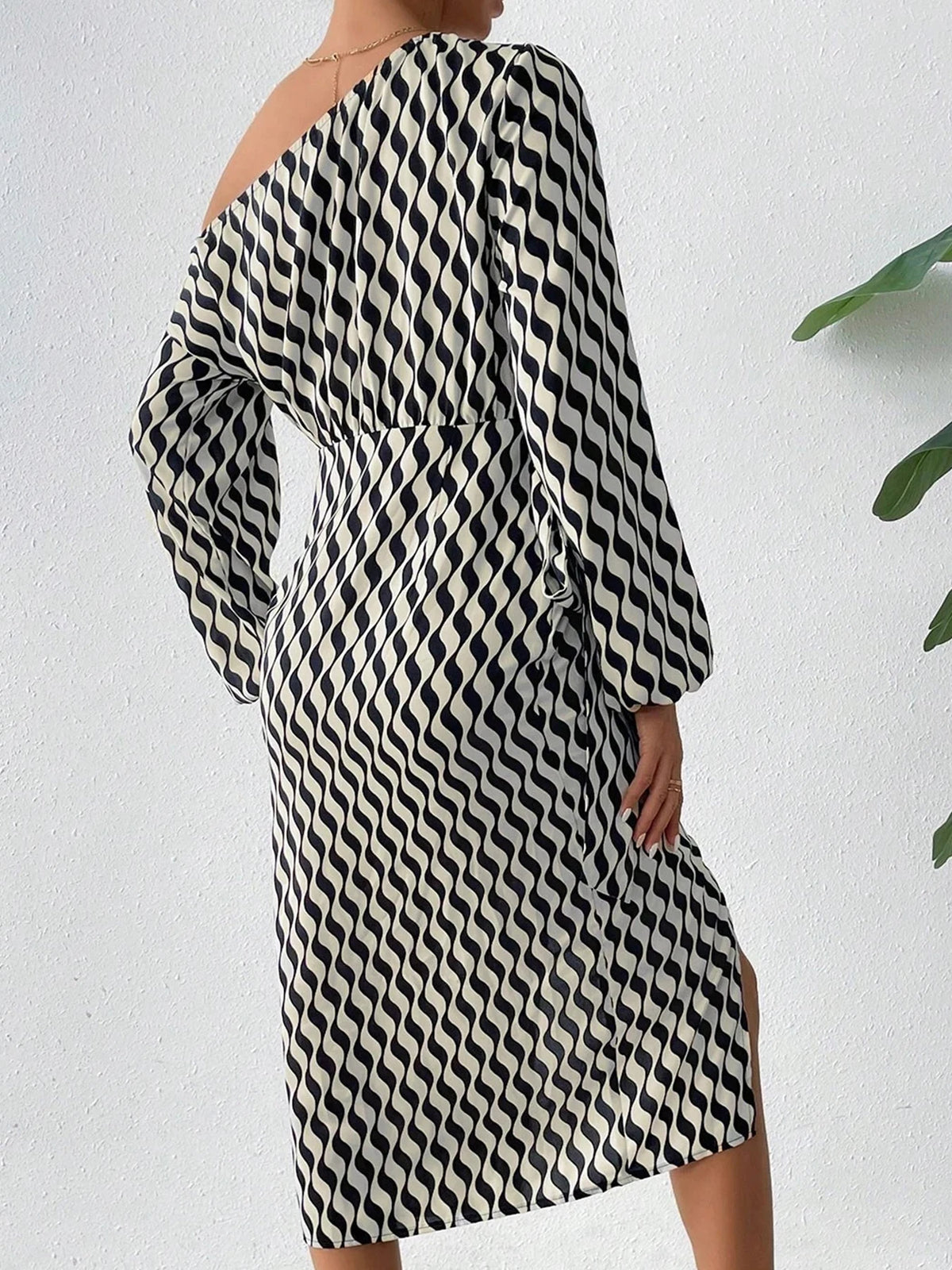 VILZSTUDIOS Striped Print Off-Shoulder Dress with Lantern