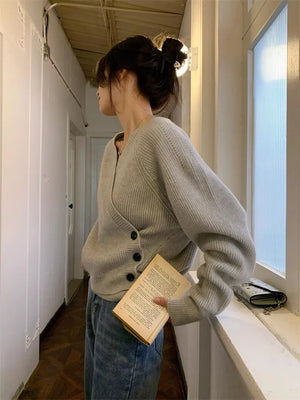 VILZSTUDIOS Chic Cashmere V-Neck Knit Cardigan