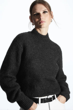 VILZSTUDIOS Soft Round Neck Fuzzy Sweater