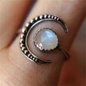 VILZSTUDIOS Bohemian Moonstone Carving Silver Ring
