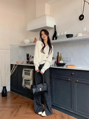VILZSTUDIOS Chic Cashmere V-Neck Knit Cardigan