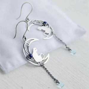 VILZSTUDIOS Retro Carving Cat Silver Dangle Earring