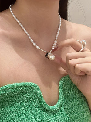 VILZSTUDIOS Elegant Baroque Pearl Necklace