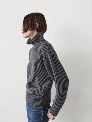 VILZSTUDIOS Thunder Gray Turtleneck Knit Sweater