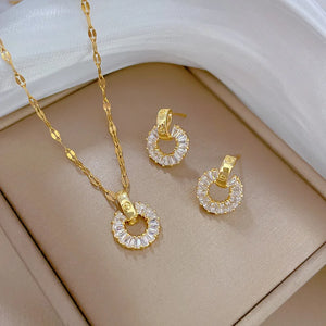 VILZSTUDIOS Stainless Steel Hollow Round Crystal Necklace