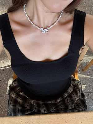 VILZSTUDIOS Elegant Amelie Pearl Pendant Necklace