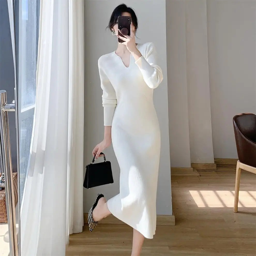 VILZSTUDIOS V-Neck Knitted Slim Midi Dress
