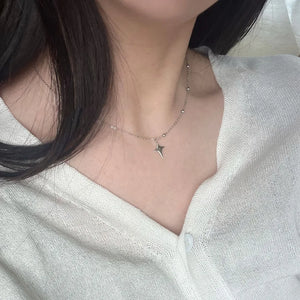 VILZSTUDIOS Classic Simple Four-pointed Star Necklace