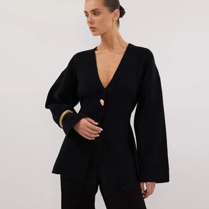 VILZSTUDIOS Elegant V-Neck Cardigan