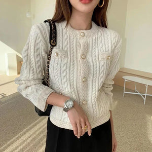 VILZSTUDIOS Elegant Knit Cardigan