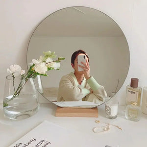 VILZSTUDIOS Round Make Up Mirror With Wooden Base