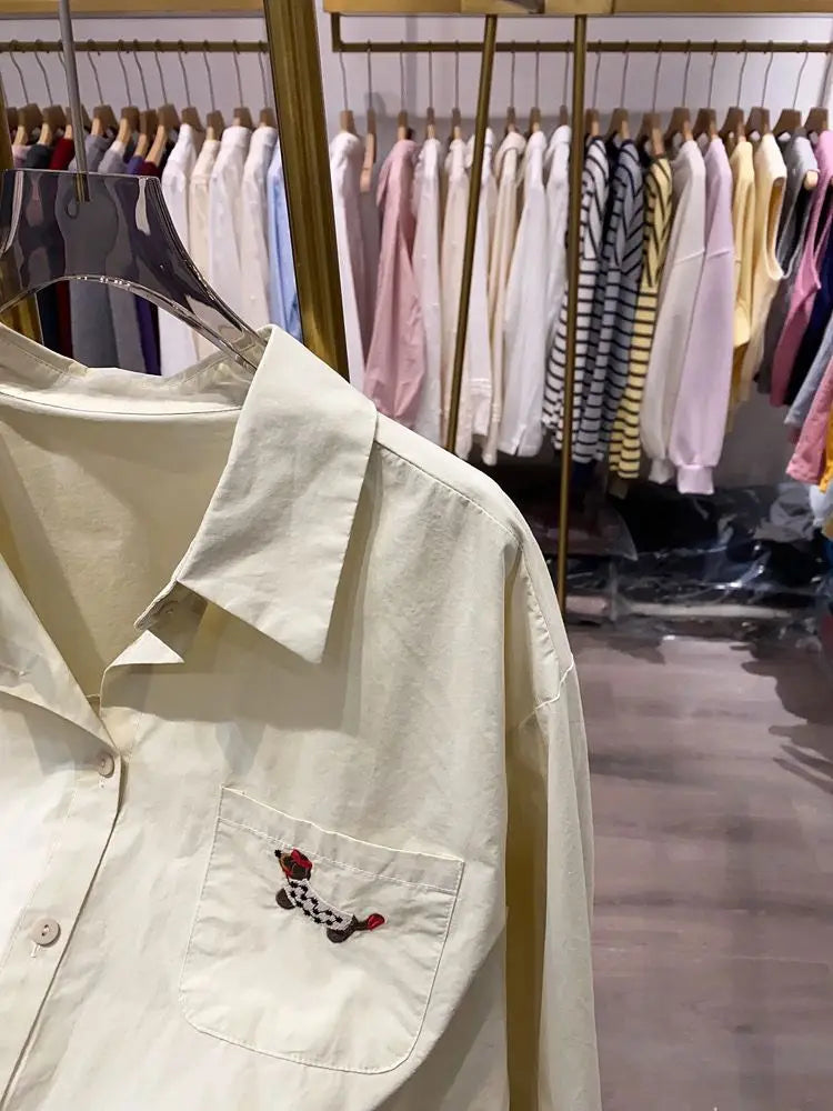 VILZSTUDIOS Chic Vintage Embroidered Dog Logo Shirt