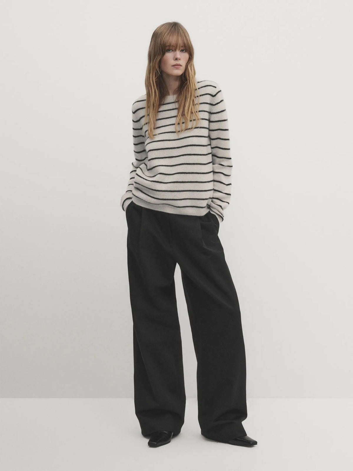VILZSTUDIOS Basic Striped Round Neck Sweater