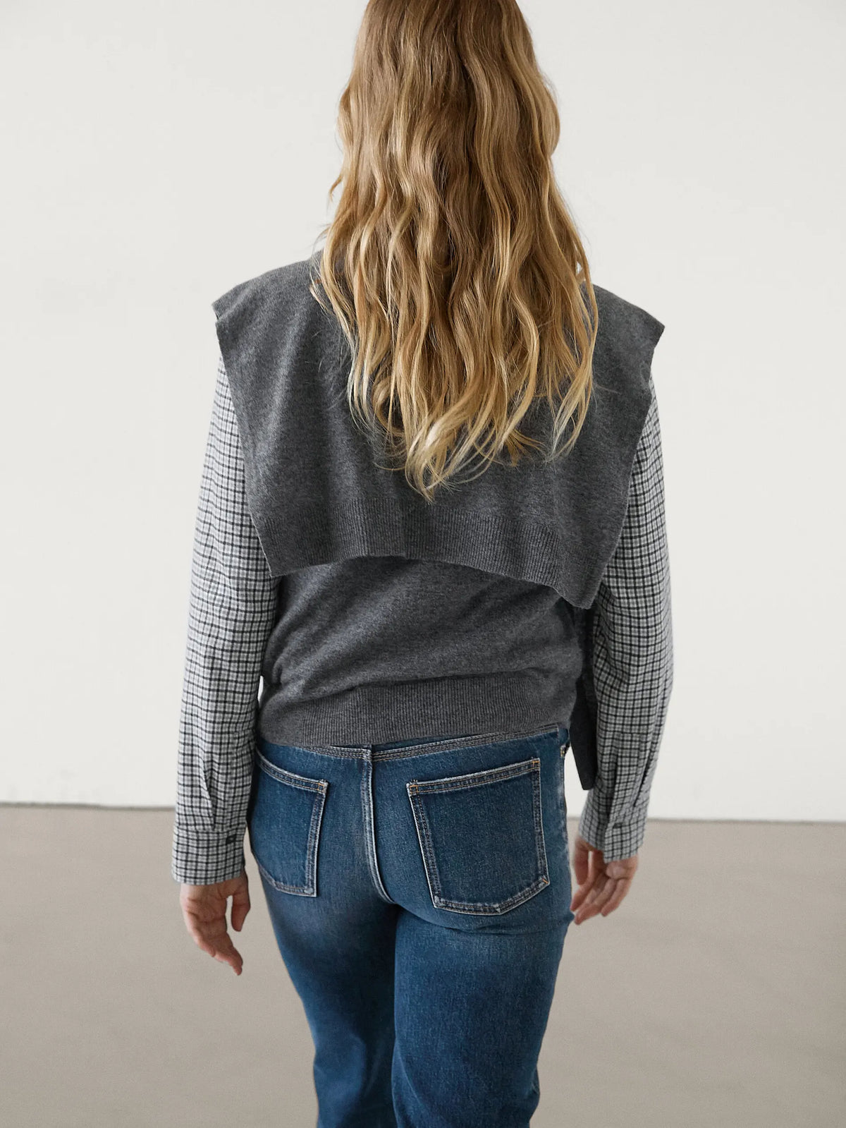 VILZSTUDIOS Grey Knit Sleeveless Sweater