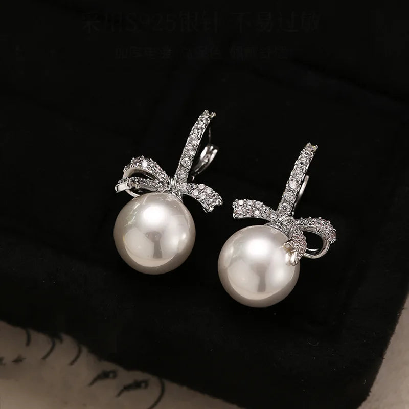 VILZSTUDIOS Dazzling Ribbon Pearl Clear CZ Earrings