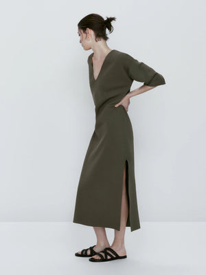 VILZSTUDIOS Casual Knitted Midi Dress with Slit