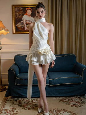VILZSTUDIOS Elegant White Satin Backless Flower Dress