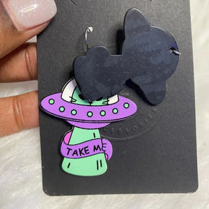 VILZSTUDIOS Unique Acrylic UFO Cat Earrings
