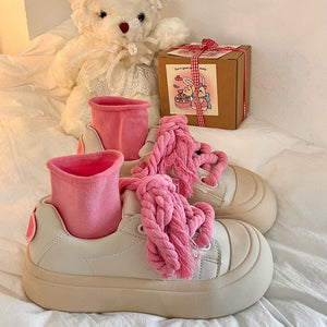 VILZSTUDIOS Trendy sneakers with heart embroidery design