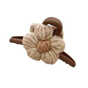 VILZSTUDIOS Floral crochet hair claw accessory