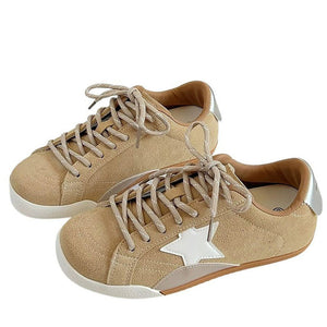 VILZSTUDIOS Aesthetic star patch sneakers for casual wear
