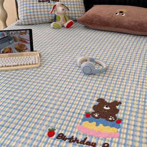 VILZSTUDIOS Multicolor check and stripe fleece bedding set with cartoon animal appliqués