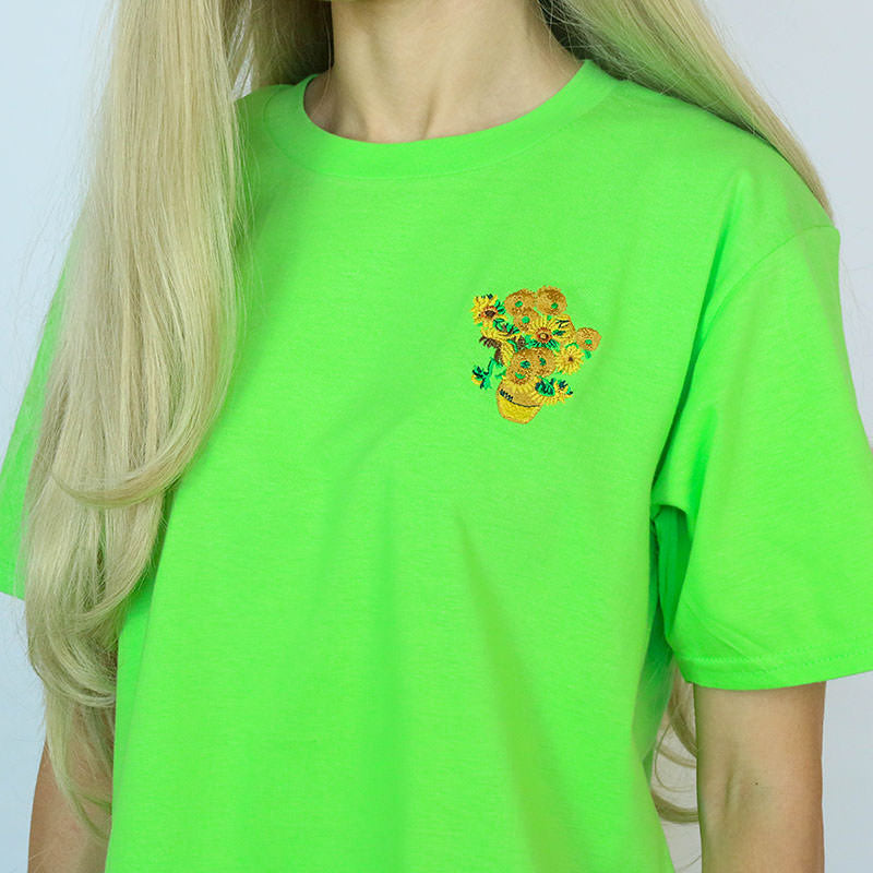 VILZSTUDIOS Artistic floral graphic tee for streetwear fashion