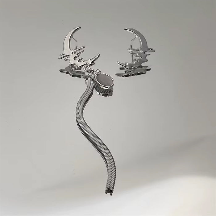 VILZSTUDIOS Asymmetric earrings with moon design by VILZSTUDIOS