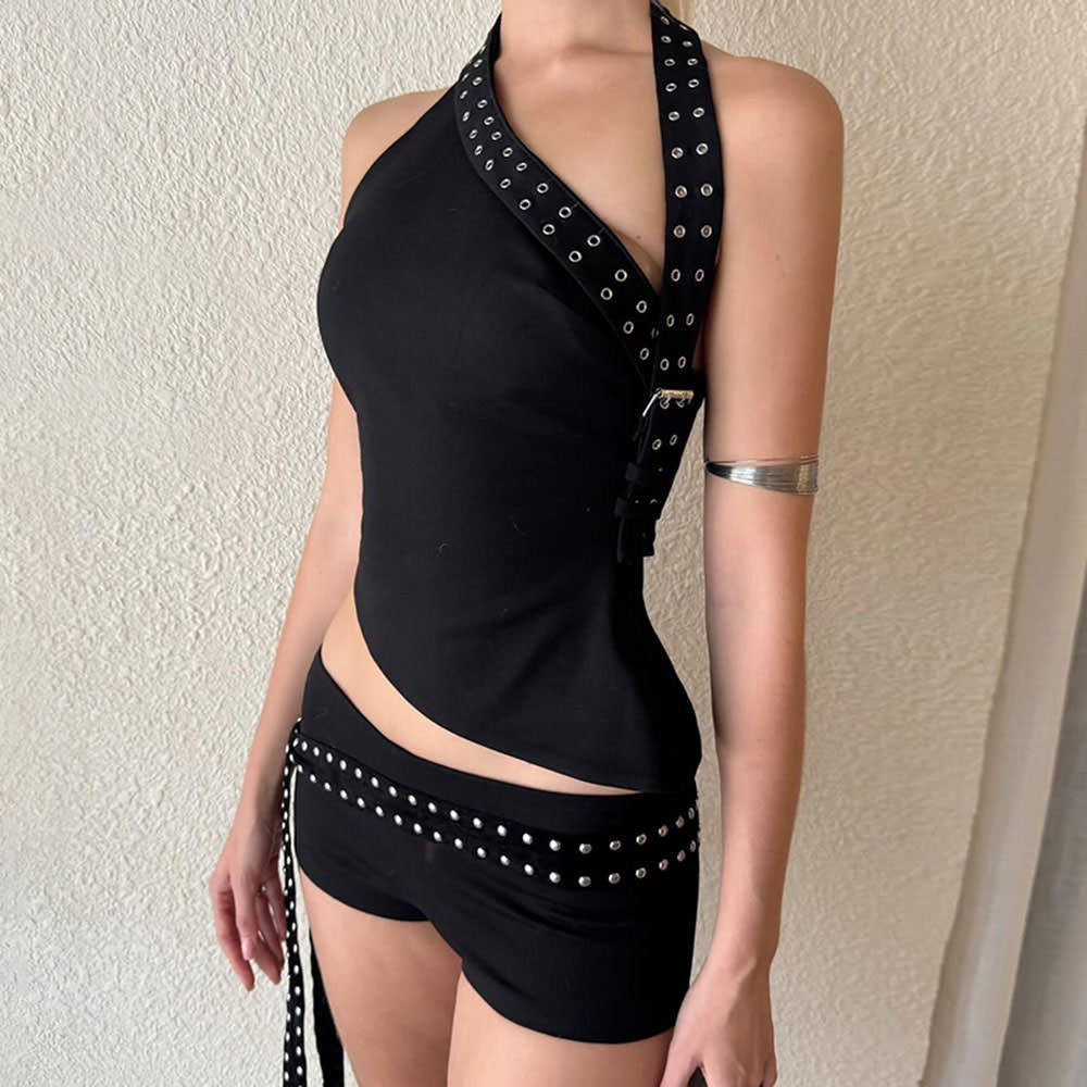 VILZSTUDIOS Stylish grunge co-ord featuring asymmetric top and mini shorts