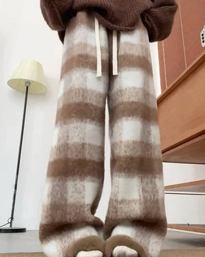 VILZSTUDIOS Cozy plaid trousers for autumn fashion
