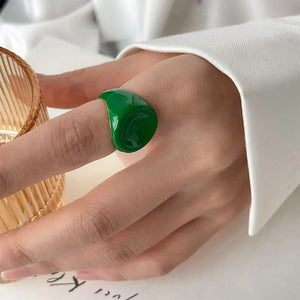 VILZSTUDIOS Bold enamel ring for stylish accessories
