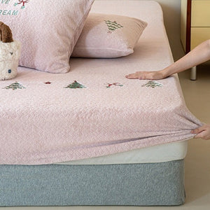 VILZSTUDIOS soft-colored fleece fitted sheet with embossed texture and embroidered botanical motifs