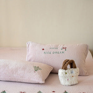 VILZSTUDIOS soft-colored fleece fitted sheet with embossed texture and embroidered botanical motifs
