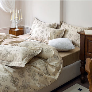 VILZSTUDIOS Earthy and soft lilac botanical duvet cover set with contrast-piped flange pillowcases