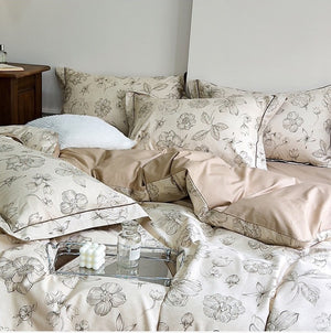 VILZSTUDIOS Earthy and soft lilac botanical duvet cover set with contrast-piped flange pillowcases