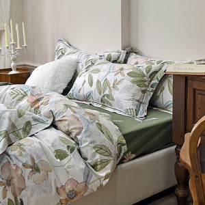 VILZSTUDIOS Earthy and soft lilac botanical duvet cover set with contrast-piped flange pillowcases