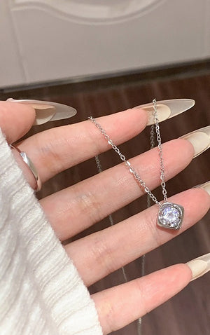VILZSTUDIOS silver-tone clear stone pendant necklace