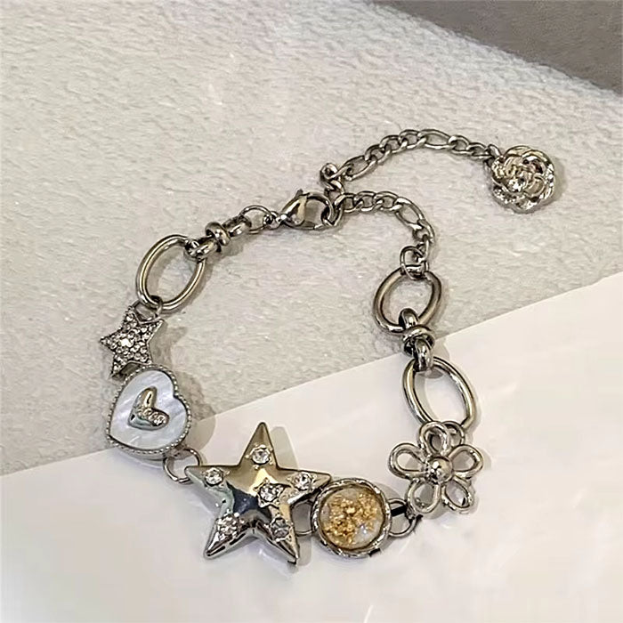 VILZSTUDIOS Stylish charm bracelet with star and heart accents