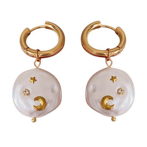 VILZSTUDIOS Elegant pearl earrings with moon and star charms