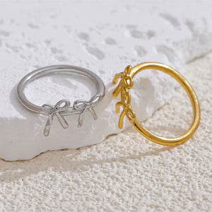VILZSTUDIOS Charming ring with bow accents