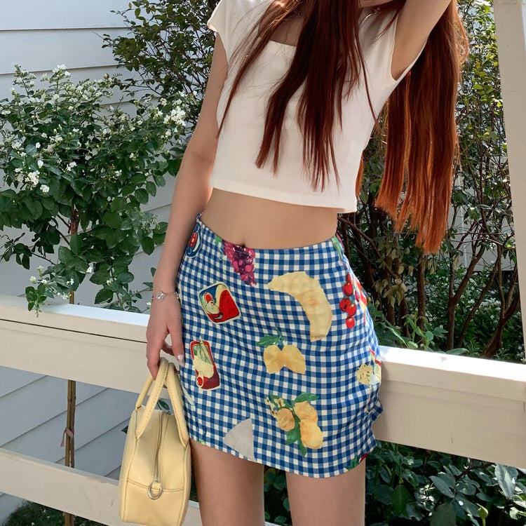 VILZSTUDIOS Charming gingham mini skirt with playful graphics